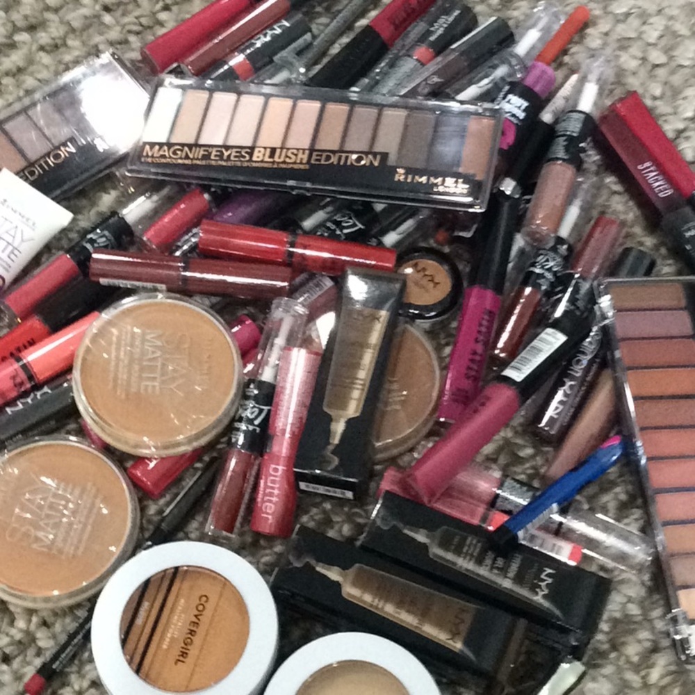 Meet your Posher, Makeup